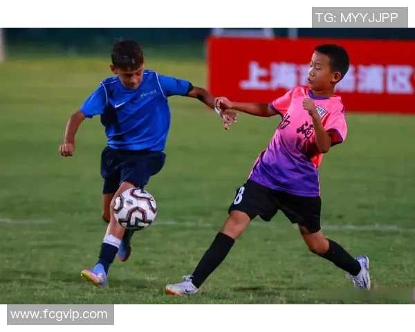 洲际杯回顾：上海足球队在比赛经验上的精彩表现与不足分析